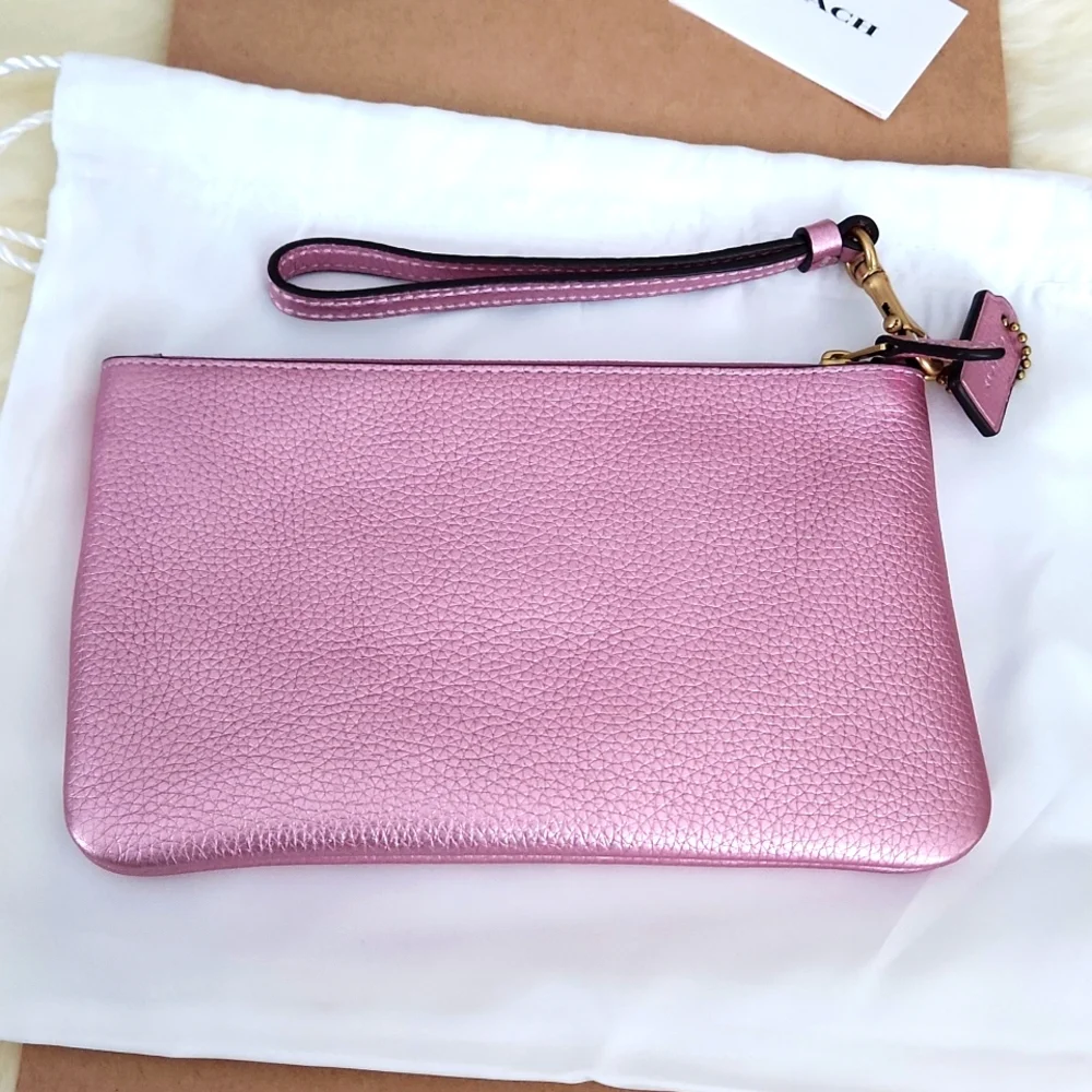 Beautiful NWOT Coach Metallic Pink  Leather Wristlet/Wallet & Dust Cover 🩷✨️💖 - Picture 6 of 15